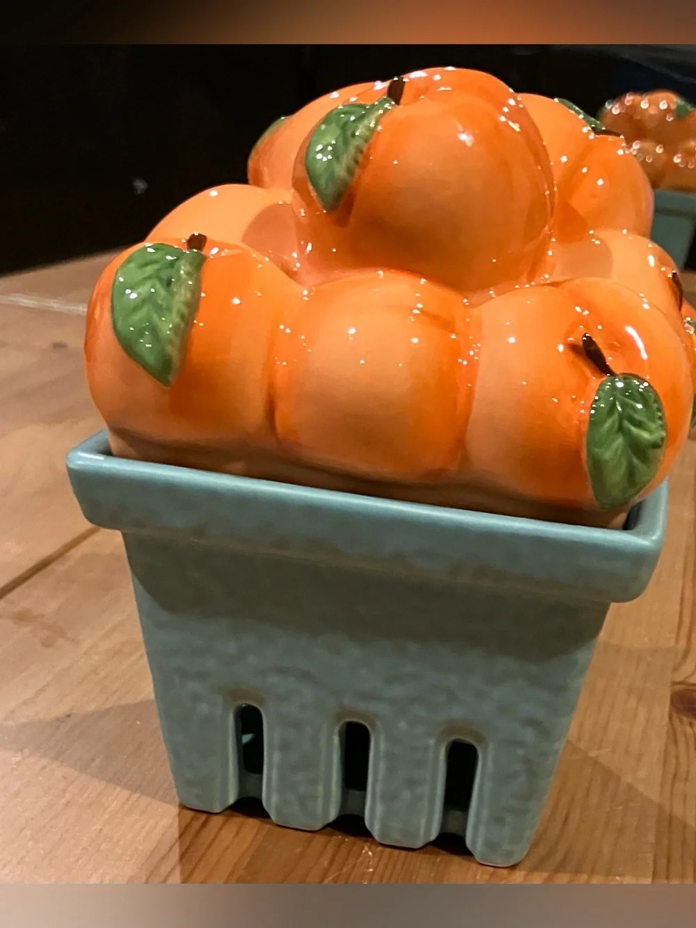 Never Used Homeworx by Harry Slatkin Ceramic Peach Basket Decorative Candle - Picture 12 of 12
